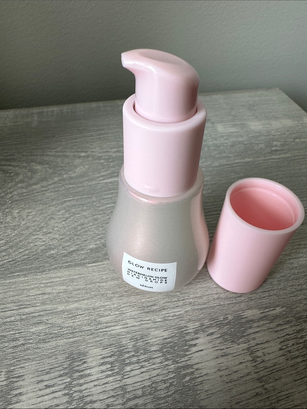 Glow Recipe Dewy Highlight Serum Bottle in Soft Pink 15ml MINI - Picture 2 of 3